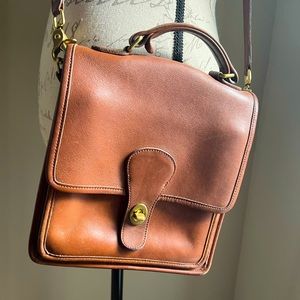 Vintage COACH leather crossbody satchel station messenger bag in British tan.